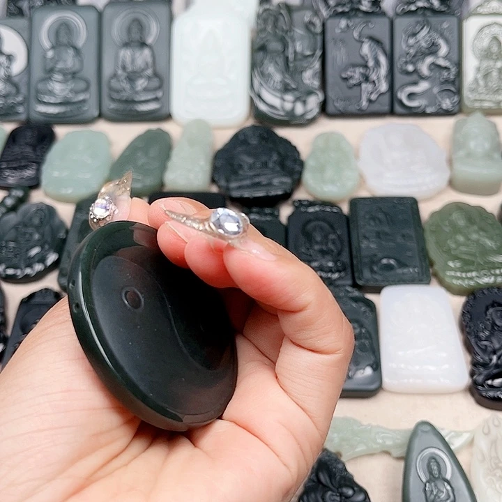 和田玉未镶嵌颈饰