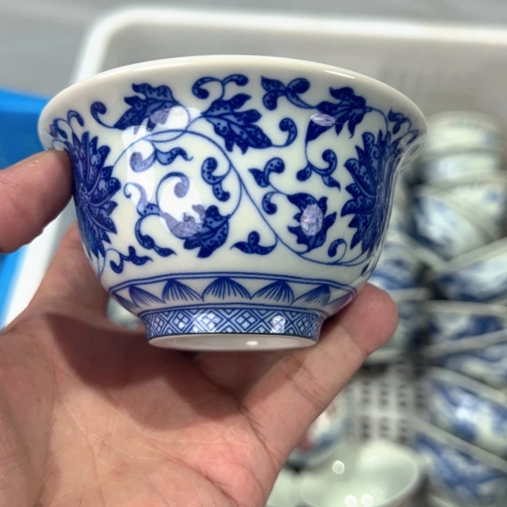 瓷片白青花缠枝莲压手杯全品