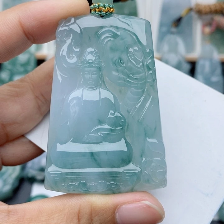 翡翠未镶嵌颈饰普贤