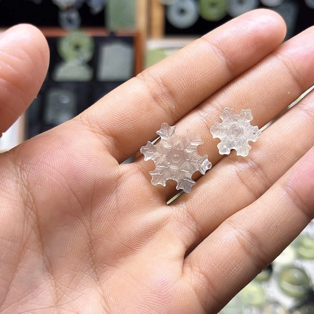 岫玉未镶嵌吊坠(赠链)