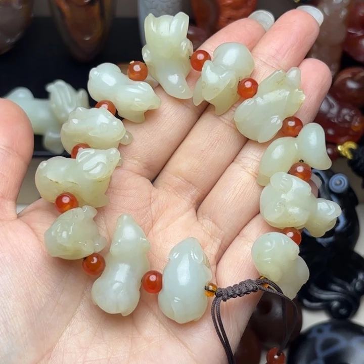 玛瑙/玉髓未镶嵌颈饰十二生肖