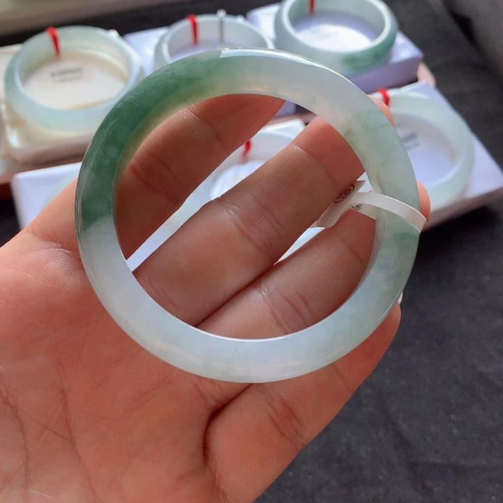 翡翠手镯未镶嵌59圈口21号