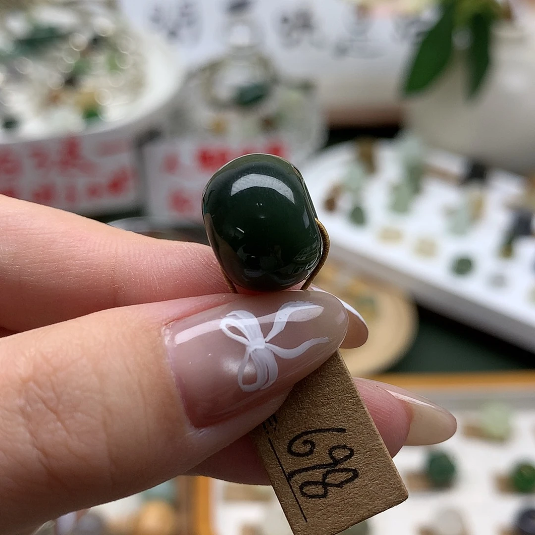 颈饰未镶嵌和田玉棉****?
