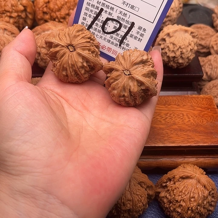 桃核吊坠磨盘狮子头39