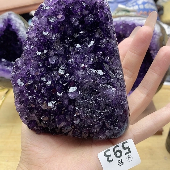 紫晶未镶嵌大型摆件（非配饰）