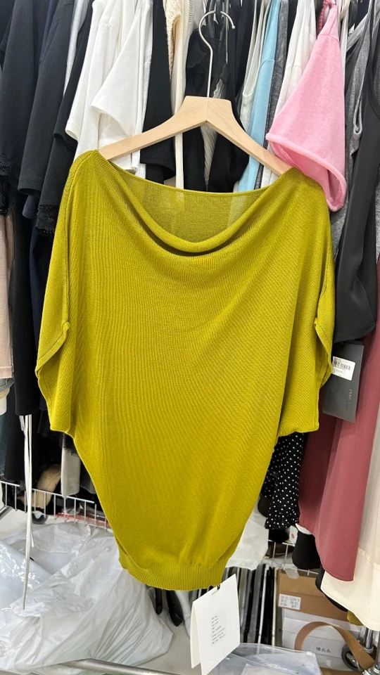 李丹服装店蝙蝠袖当领小衫