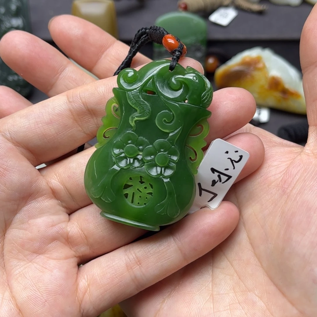 和田玉（碧玉）未镶嵌把件
