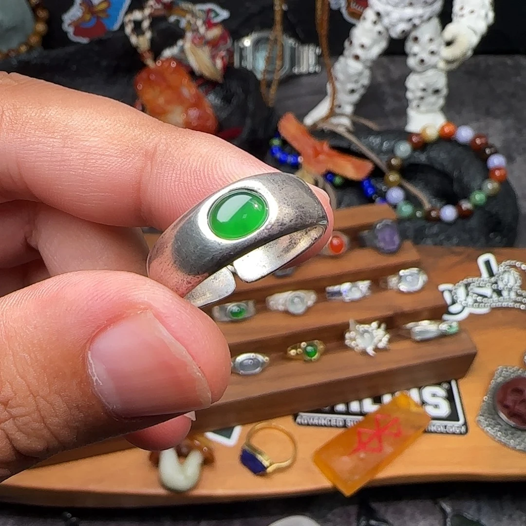 杨***航翡翠银S925镶嵌戒指