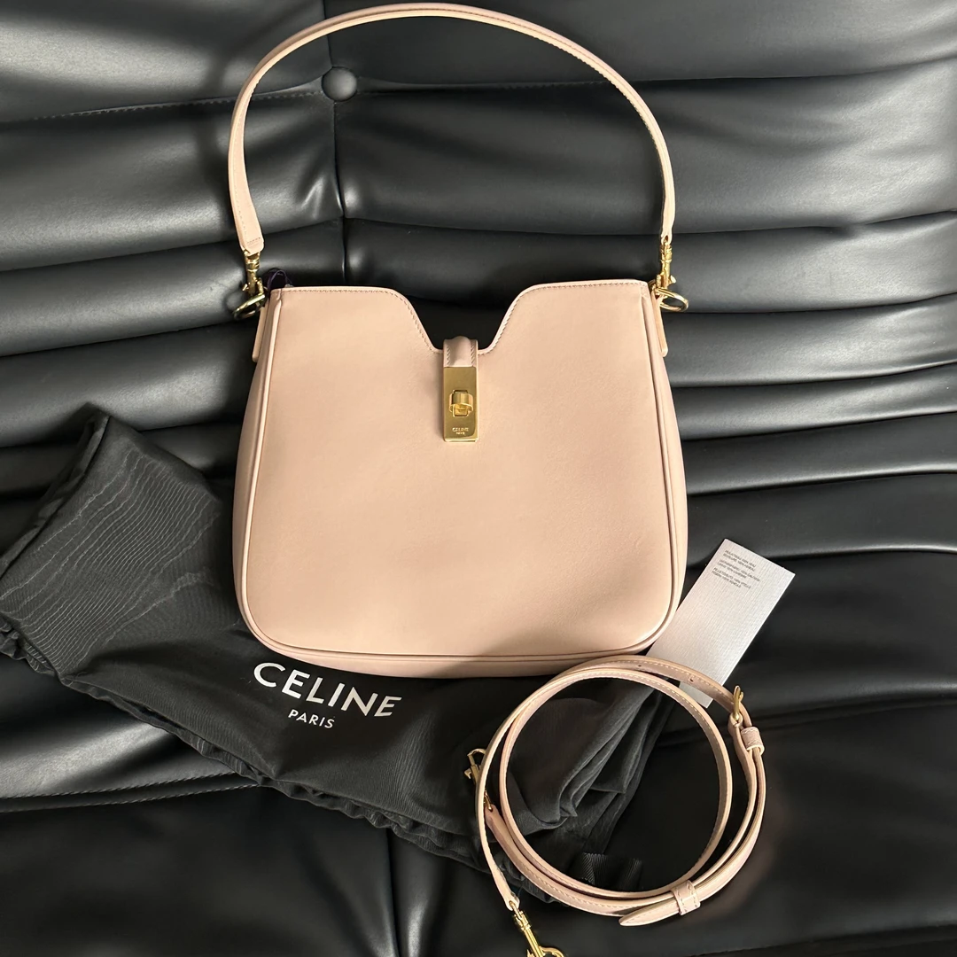 95新 Celine/思琳 柔和桃色牛皮Camille16 soft小号斜挎包42428