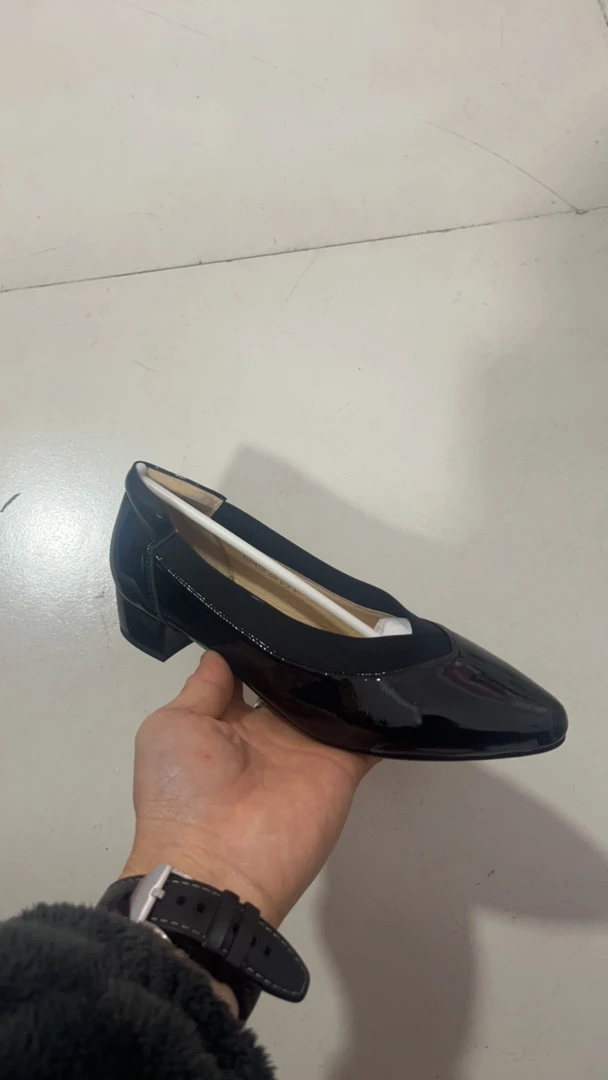 1774112头层牛皮百搭单鞋