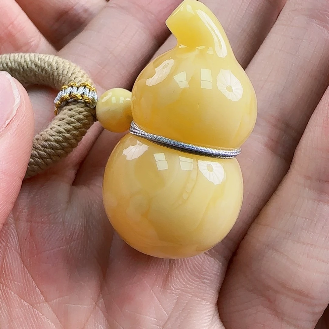 未镶嵌琥珀珠宝奇石