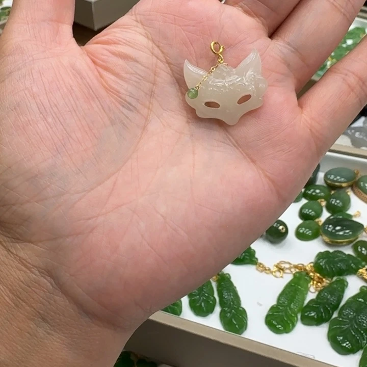 甜***圈颈饰18K金镶嵌和田玉