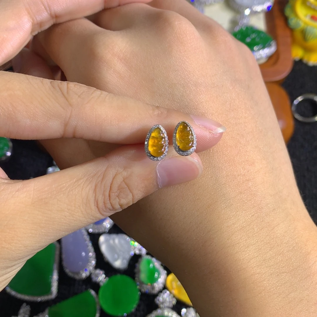 翡翠18K金镶嵌耳饰