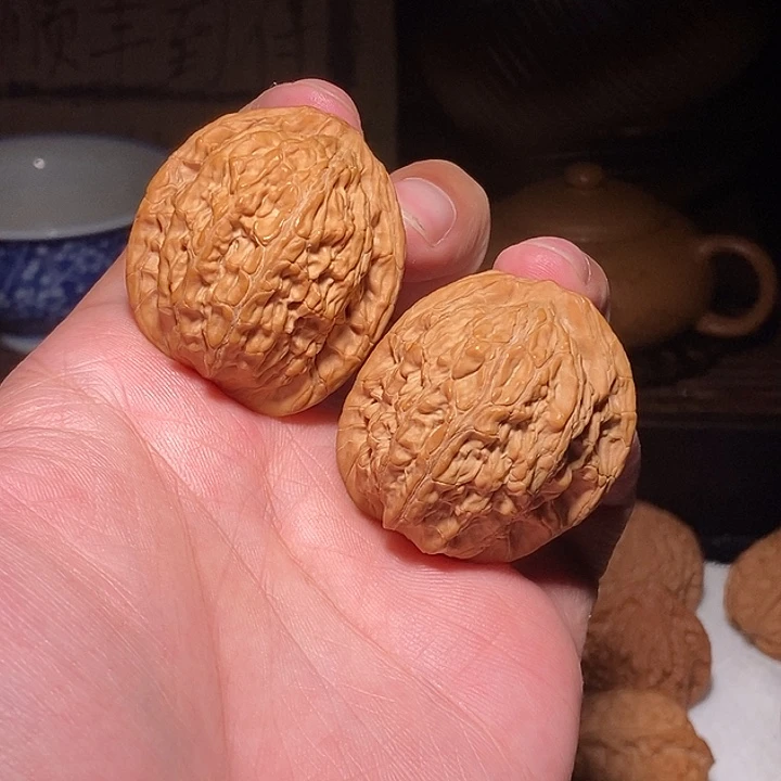 文玩核桃手把件鸭蛋虎