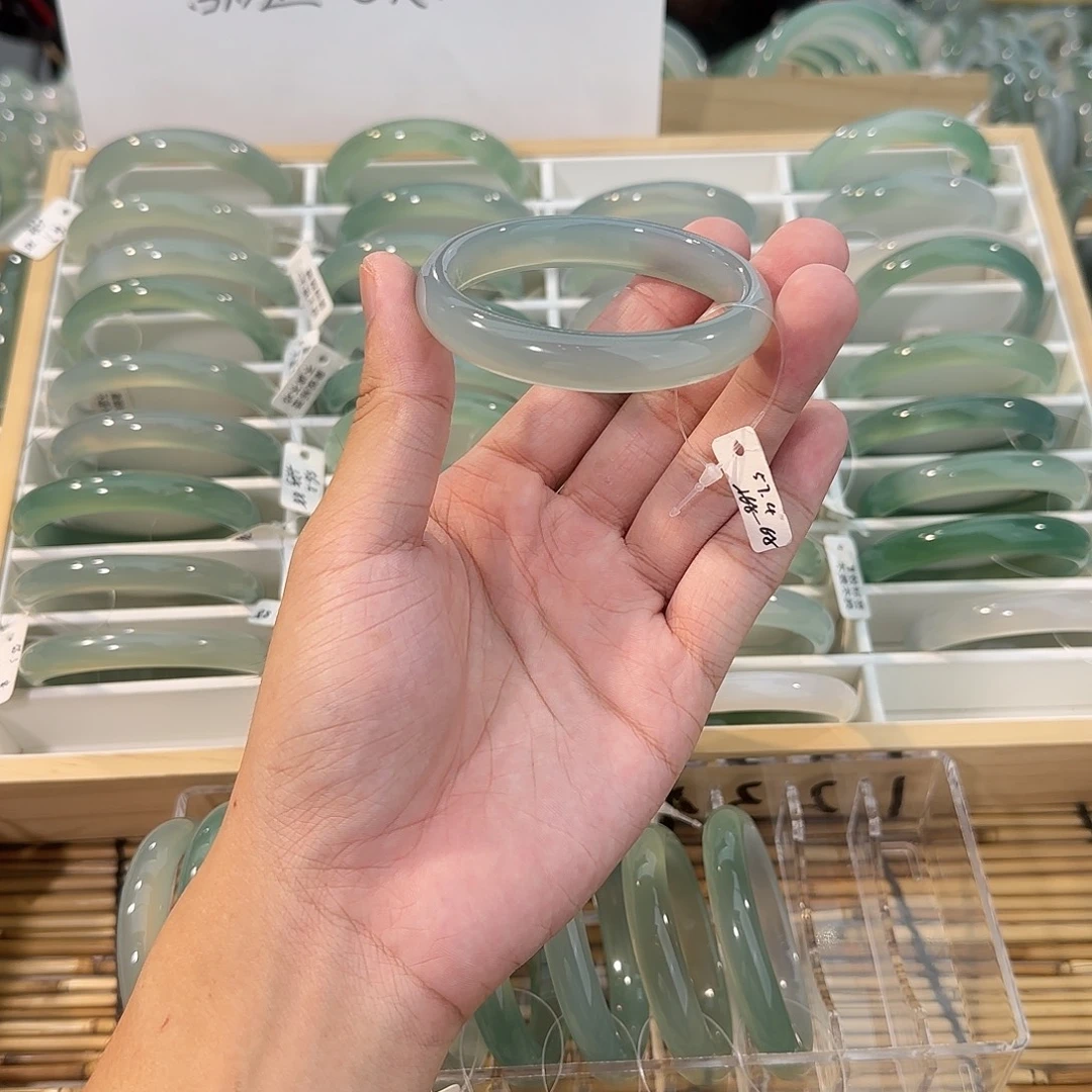 玛瑙/玉髓未镶嵌手镯圈口57.4