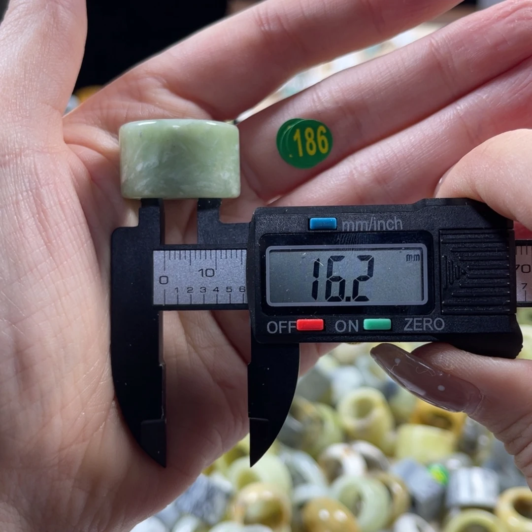 蛇纹石玉未镶嵌戒指