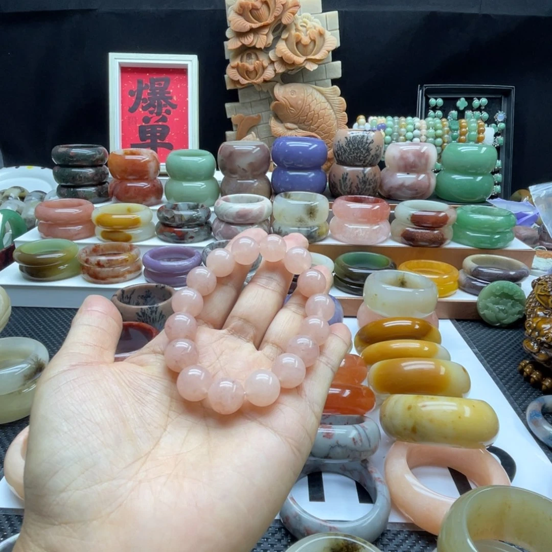 石英岩玉未镶嵌手镯