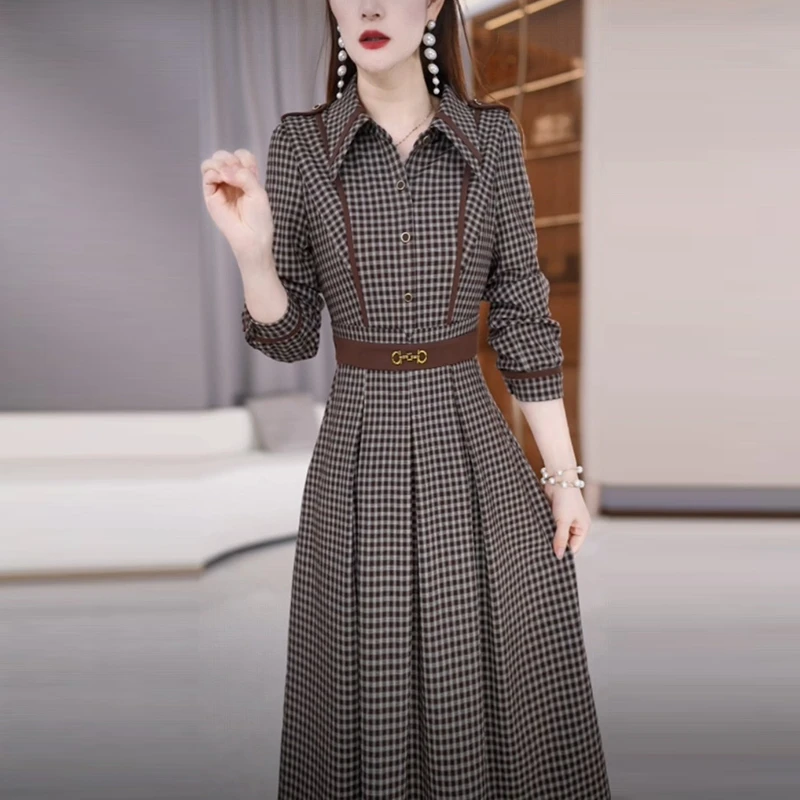 早秋轻奢洋气高贵法式裙子女装爆款2025新款高级感显瘦气质连衣裙