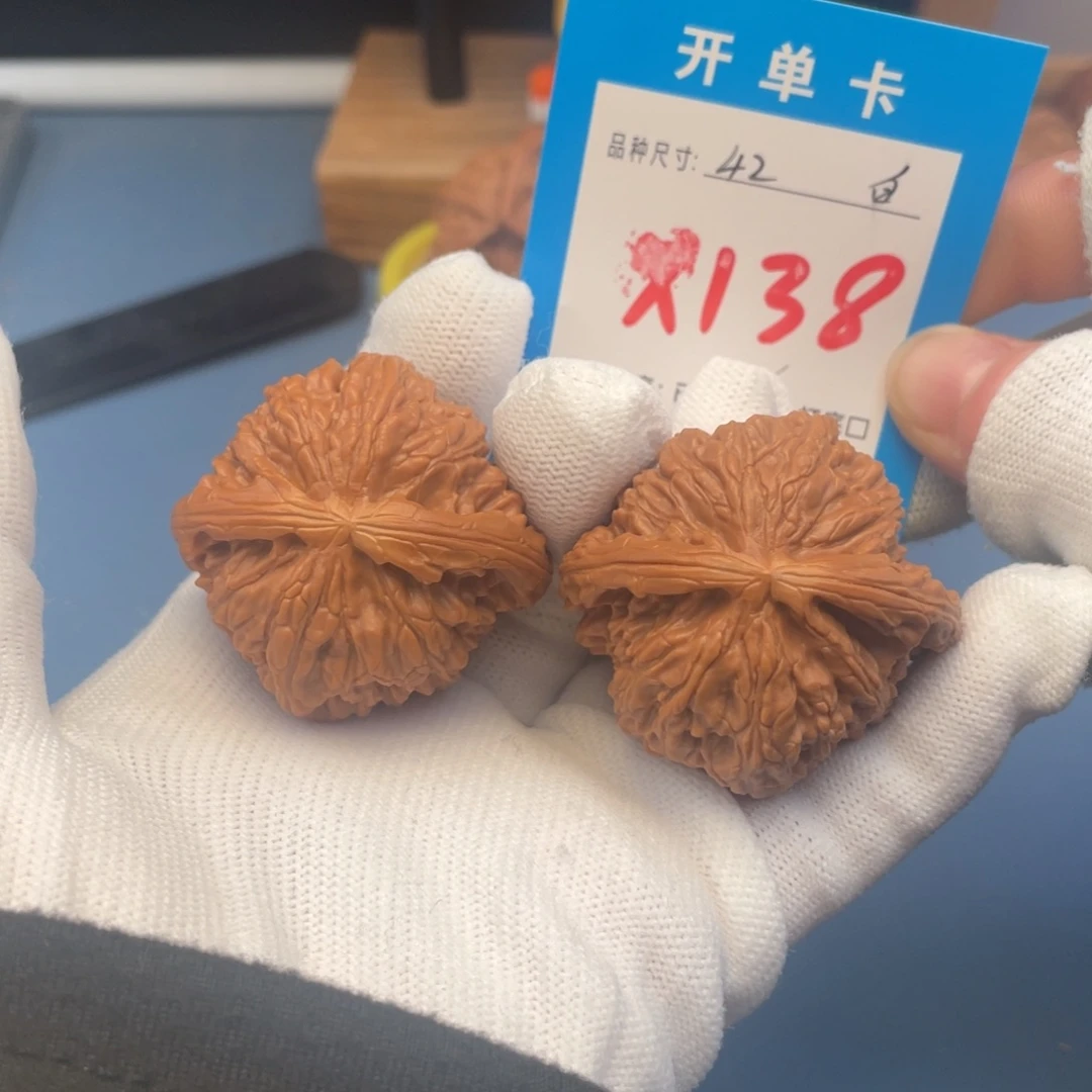 核桃文玩核桃白狮子