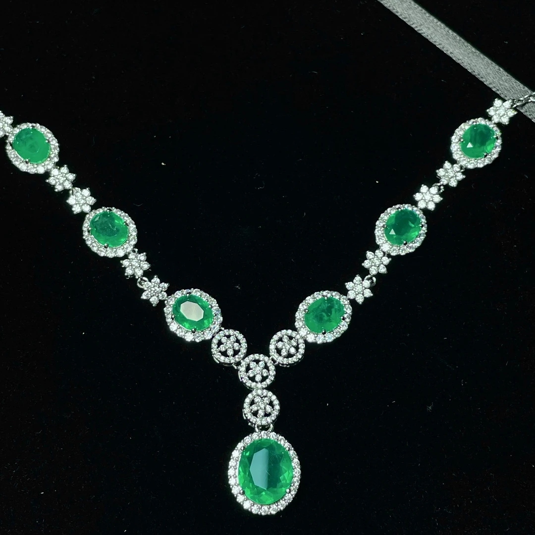 精选b142典藏轻奢-重工豪华吊坠