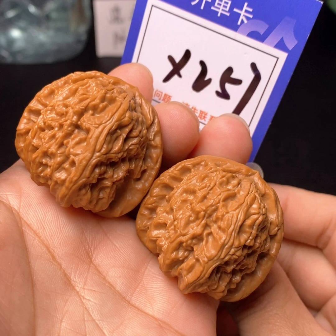 文玩核桃把件40白狮子x257