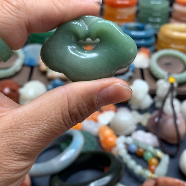 暖***i石英岩玉合金颈饰
