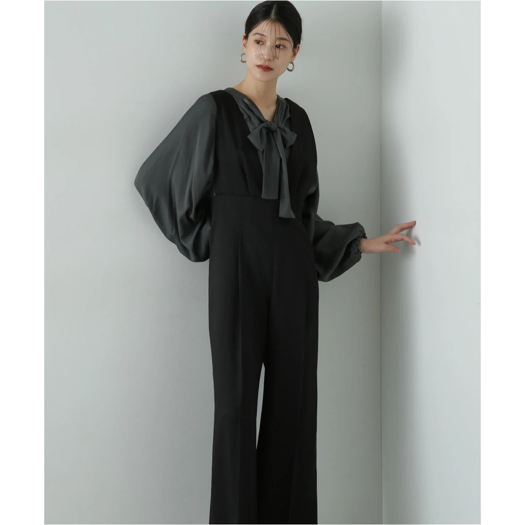 【TaKuMi】日系品牌 秋冬上新 N 气质休闲V领设计感高腰背带裤女