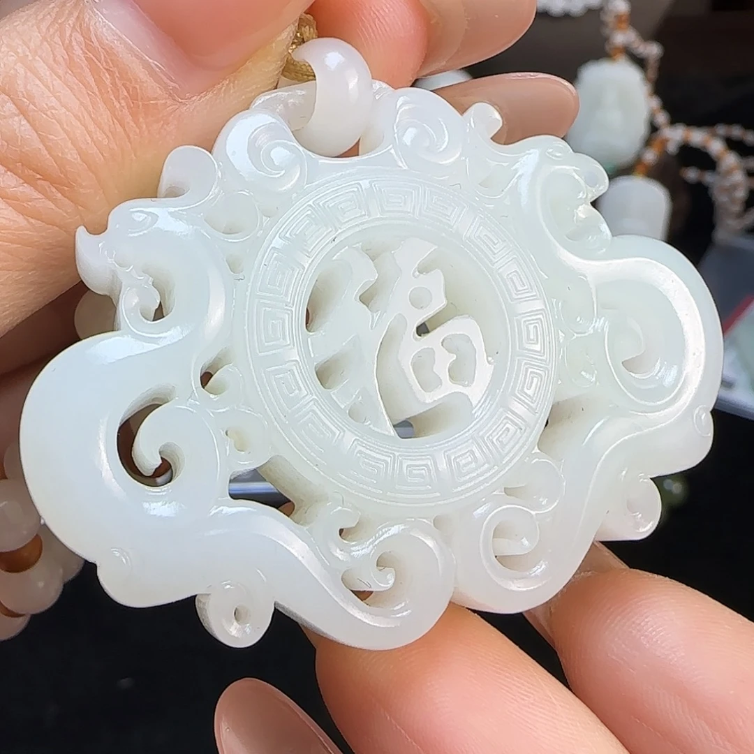 和田玉未镶嵌颈饰定制发货