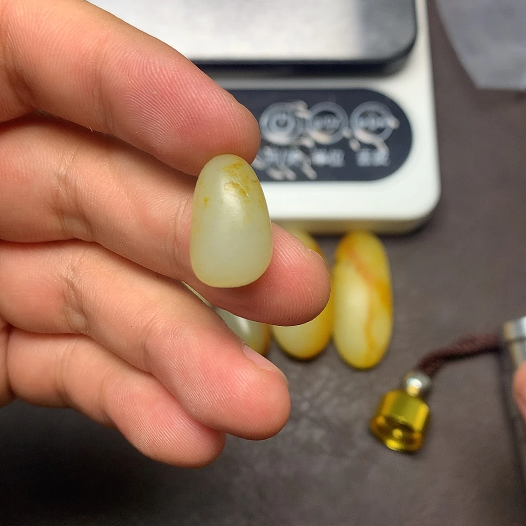 和田玉（糖玉）未镶嵌挂件