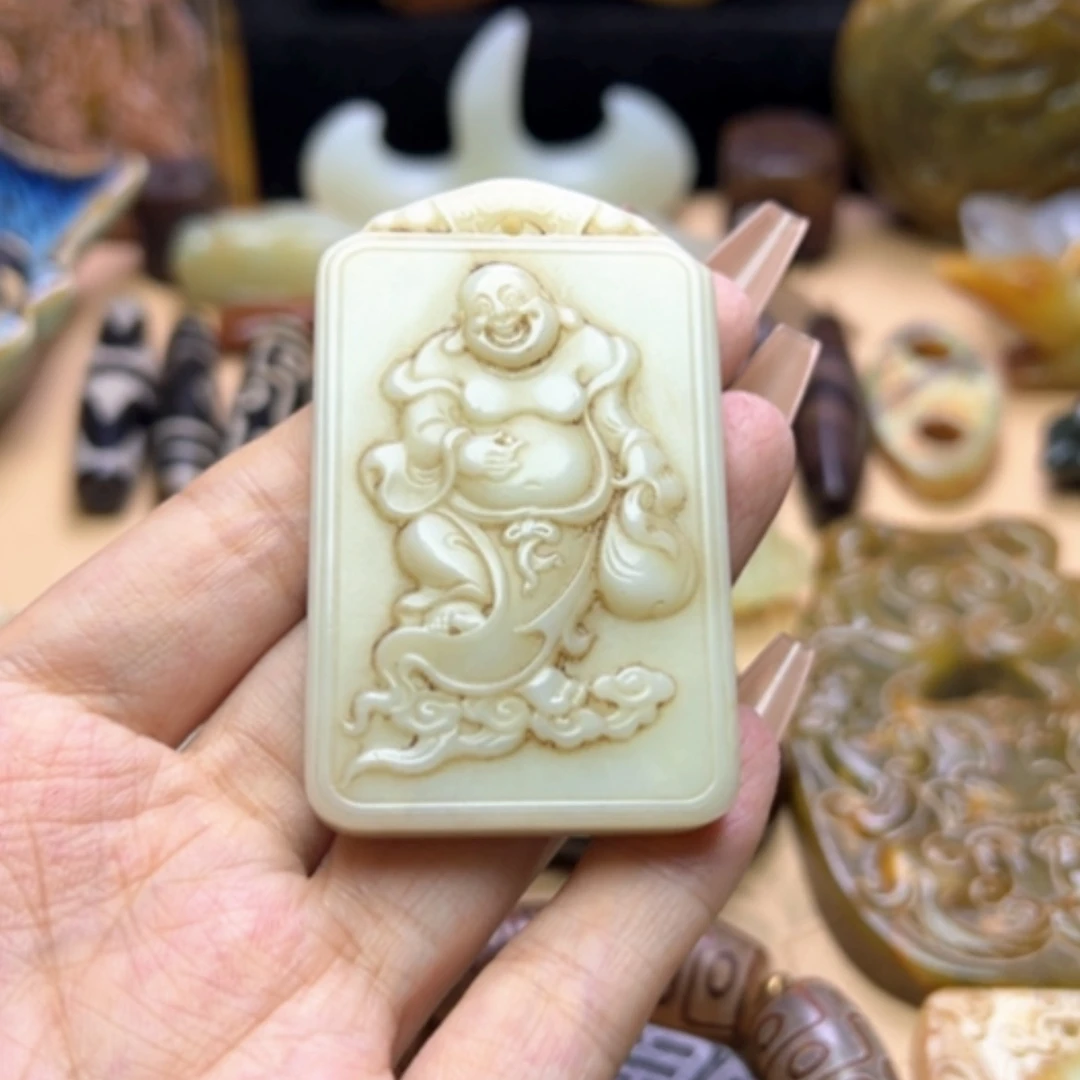 【闪购商品】蛇纹石玉未镶嵌颈饰和***起