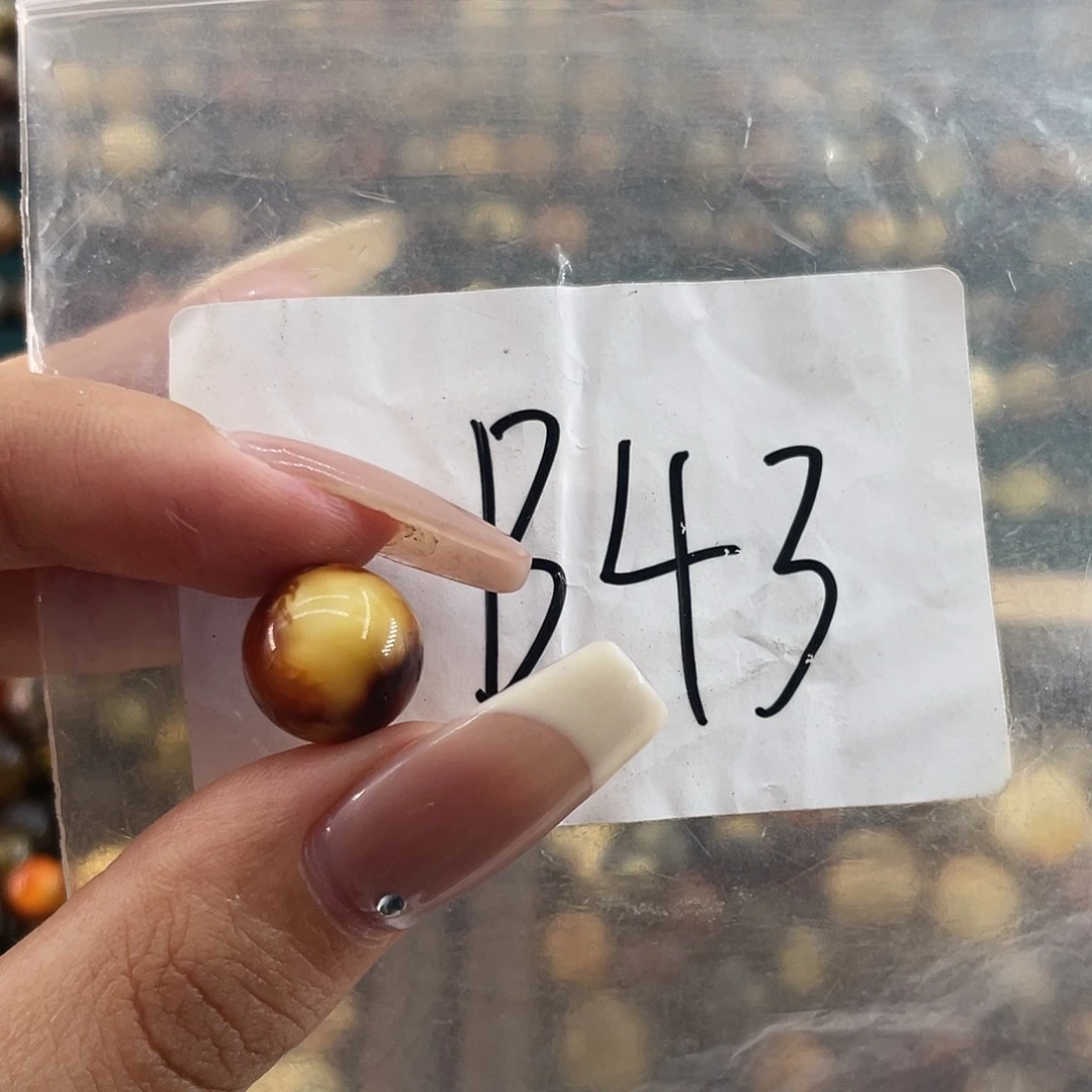 彭***生琥珀未镶嵌裸石12福利