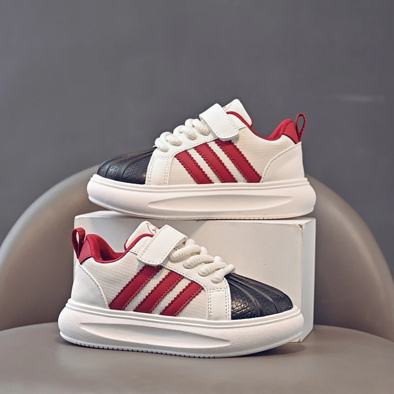 儿童板鞋春秋季新款男女童软底中大童皮面防滑轻便百搭鞋