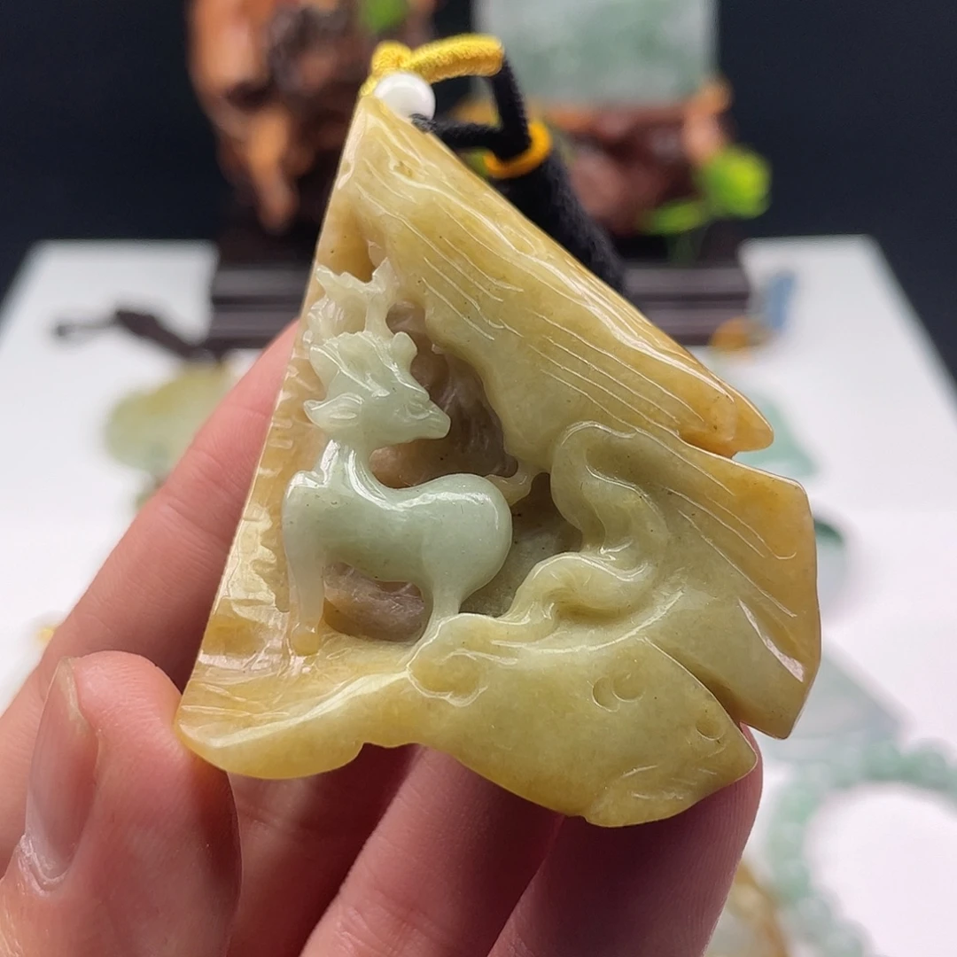 翡翠未镶嵌颈饰吊坠