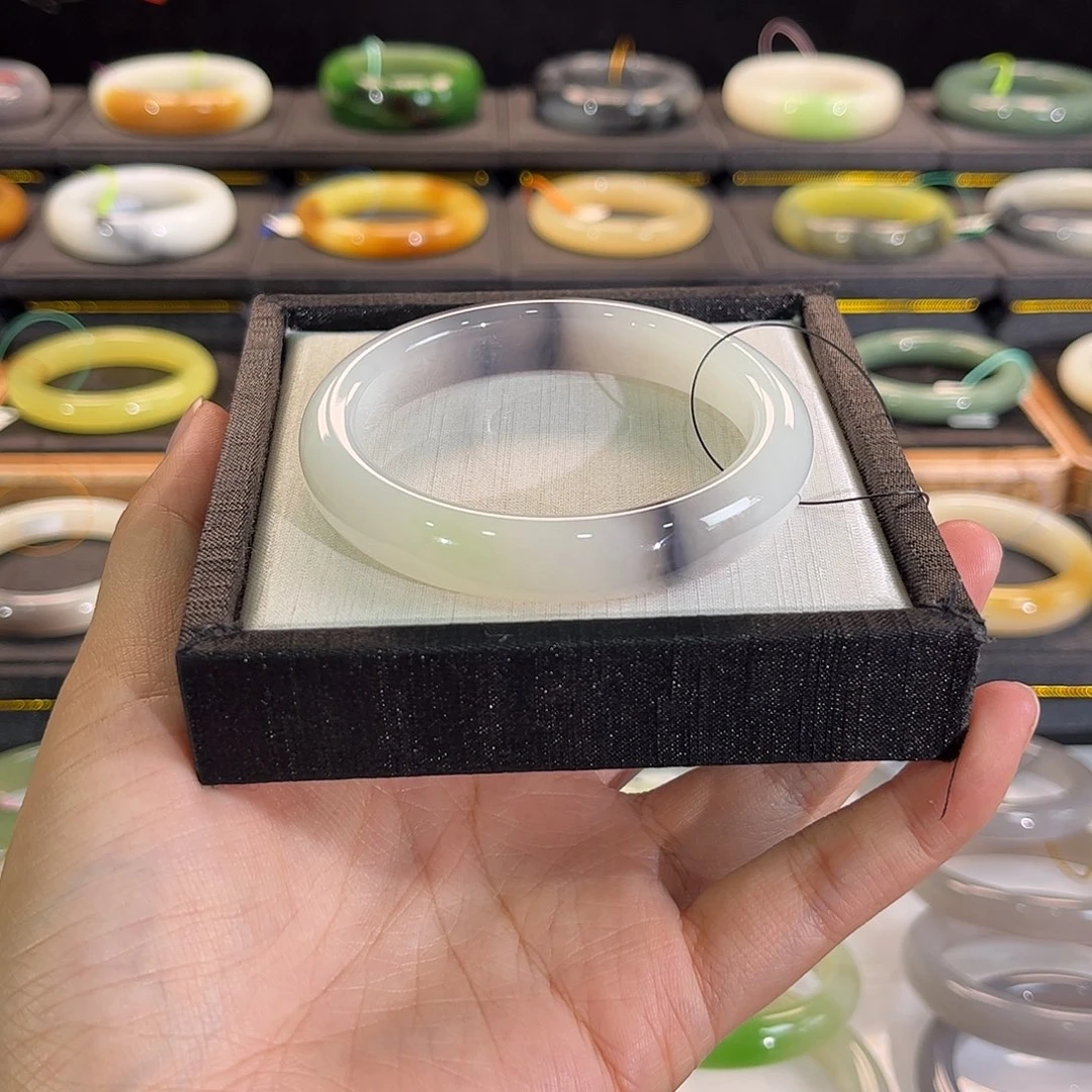 和田玉未镶嵌手镯紫白