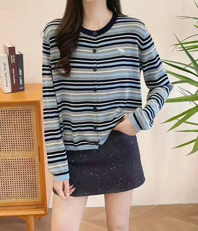 25-拼色舒适撞色圆领单排扣长袖条纹针织衫女春季休闲百搭上衣
