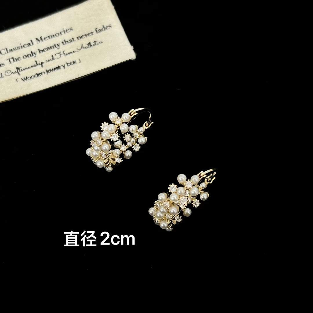 铜合金锆石耳饰 气质高级轻奢珠珠锆石耳圈8058