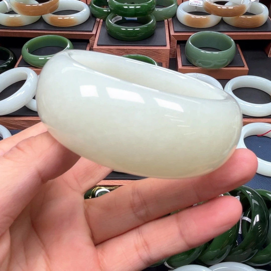 未镶嵌手镯和田玉