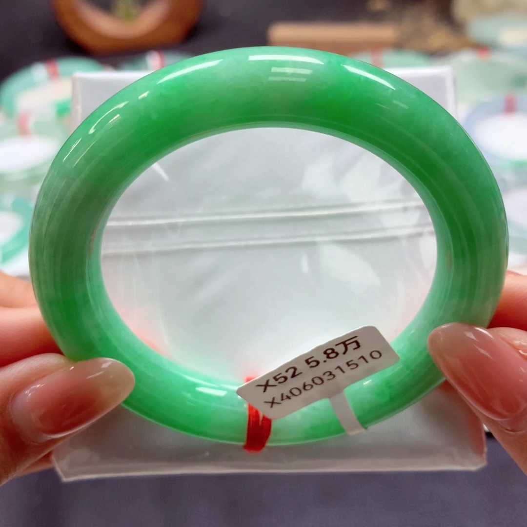 翡翠手镯未镶嵌52圆（26）8号