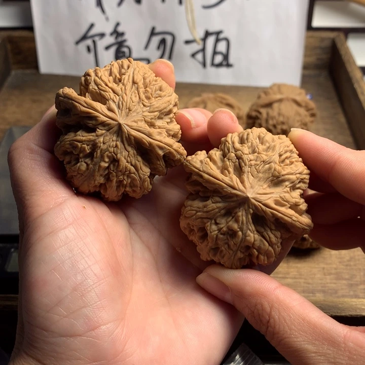 吊坠文玩核桃三***暖粗筋