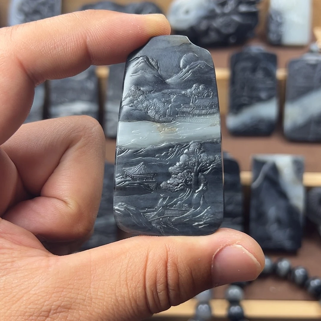 和田玉未镶嵌把件