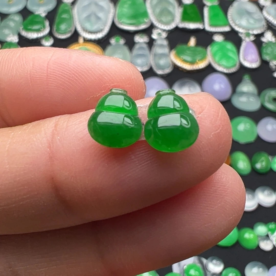 翡翠颈饰未镶嵌7.7葫芦