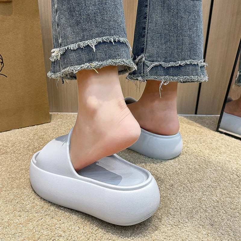 厚底踩屎感拖鞋女夏季学生时尚外穿2025新款简约纯色沙滩凉拖