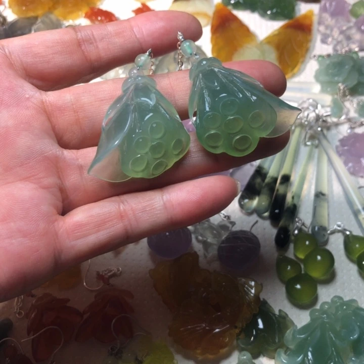 换***生蛇纹石玉未镶嵌耳坠