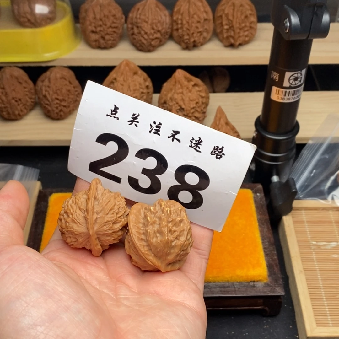 文玩核桃吊坠37瓷娃娃