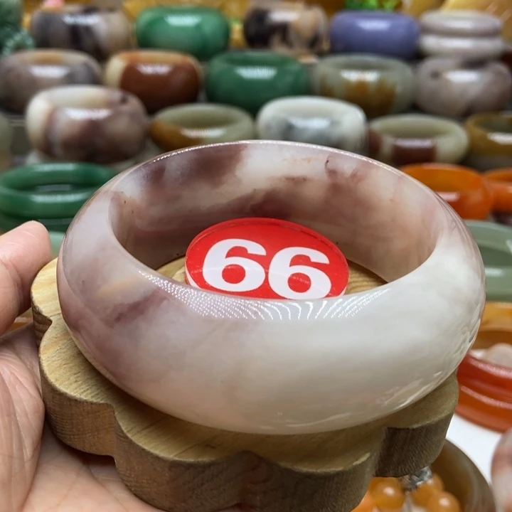 未镶嵌手镯石英质玉