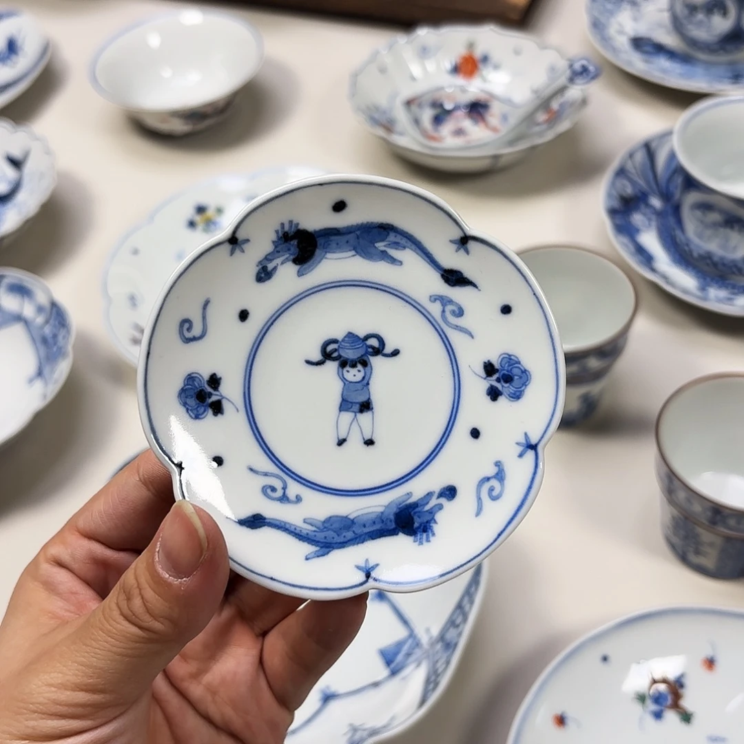 瓷          绫部史织