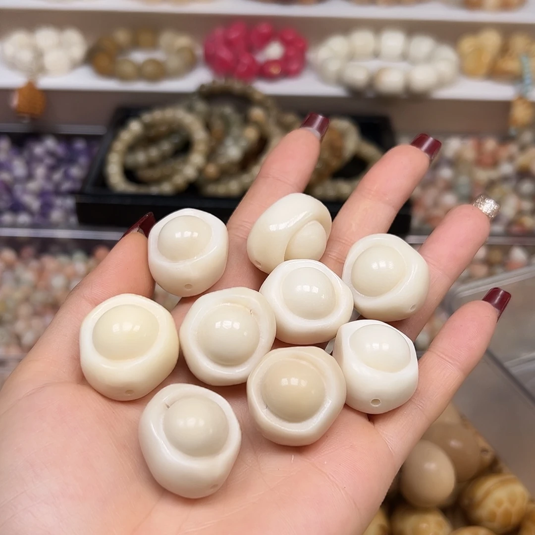手串菩提根/象牙果瑕疵白荷包蛋9颗有裂