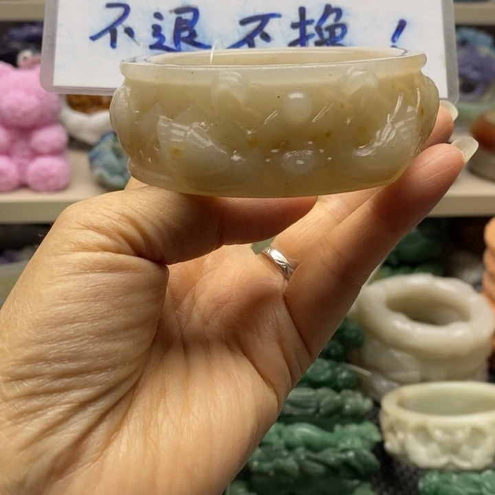 未镶嵌手镯石英岩玉