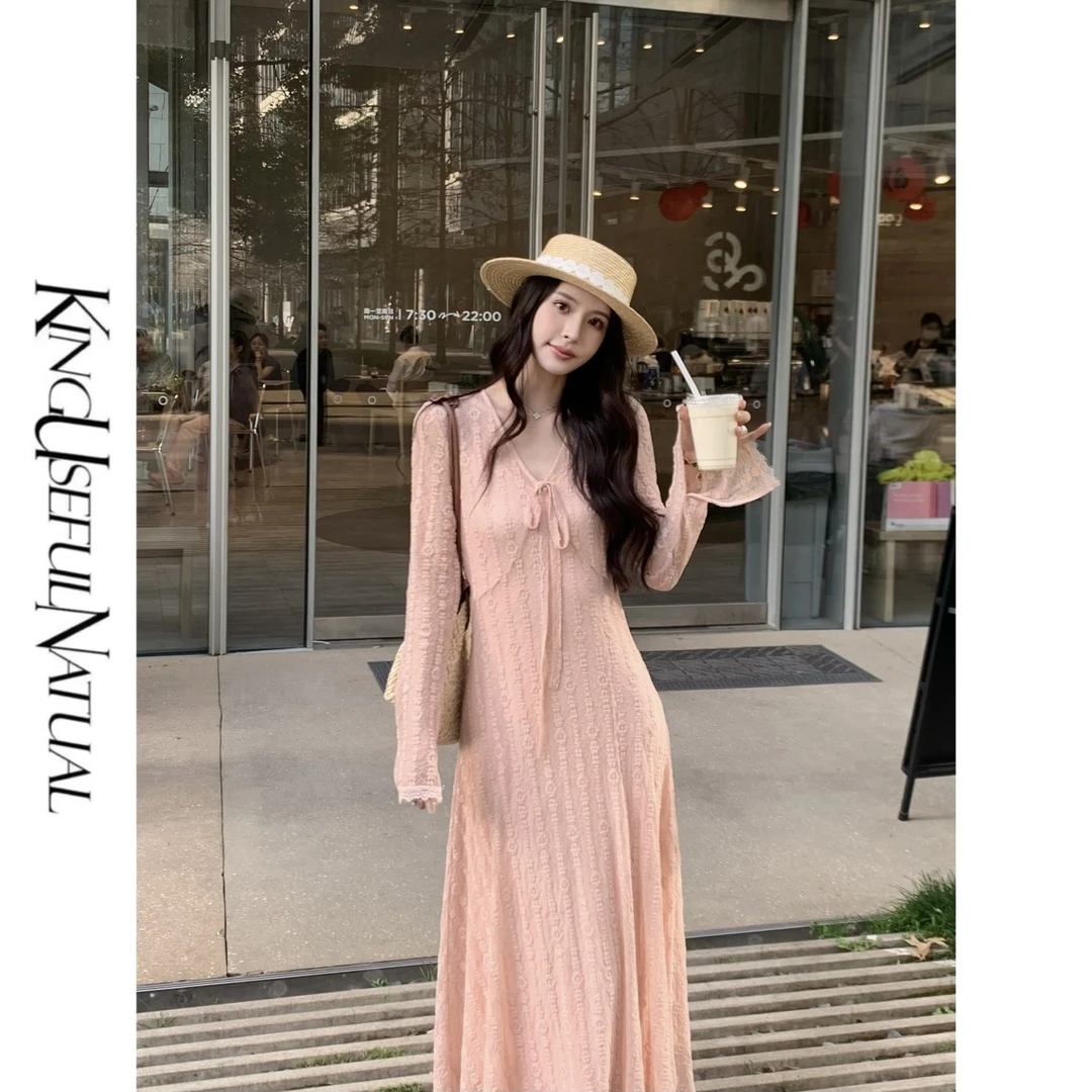 KUN【桃花坞】散发魅力 粉色针织蕾丝V领连衣裙女高级感裙子女春夏