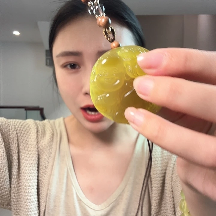 坚***玉未镶嵌蛇纹石玉颈饰